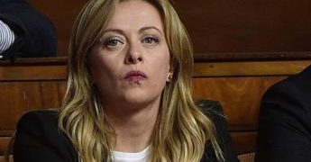 Blitz ambientalisti al Senato, Meloni: “Oltraggioso, incompatibile con protesta civile”