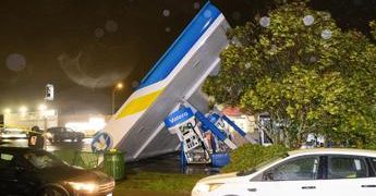 California, oltre 100mila senza elettricità per ‘ciclone bomba’