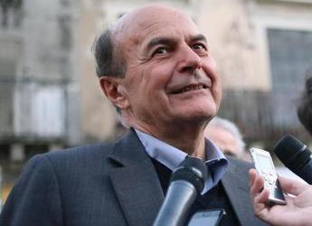 Carburanti, Bersani: “Ma governo sa quanto guadagna benzinaio in Italia?”