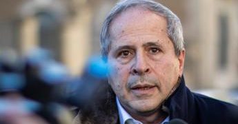 Covid, Crisanti attacca: “Scelte Veneto sbagliate”