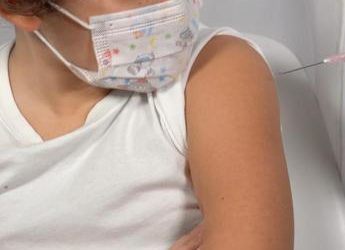 Covid, ok a vaccino Omicron 4-5 in bimbi 5-11 anni: la circolare