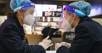 Covid, verso test per entrare in Ue prima di partire dalla Cina