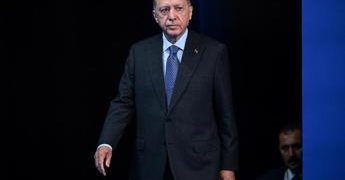 Erdogan apre a Finlandia nella Nato: “Ma non faccia gli errori della Svezia”