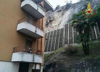 Frana a Luino, massi da costone roccioso: evacuate 11 famiglie