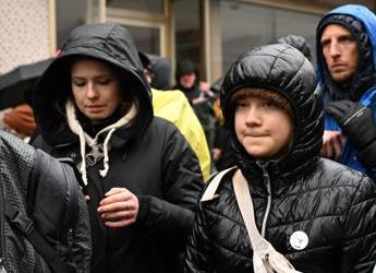 Germania, Bild: Greta fermata dalla polizia durante proteste a Lutzerath