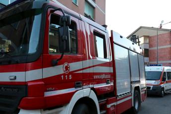 Incendio Catania, in fiamme una palazzina: un morto