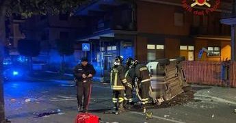 Incidente a Roma, auto si ribalta: morti 5 giovani