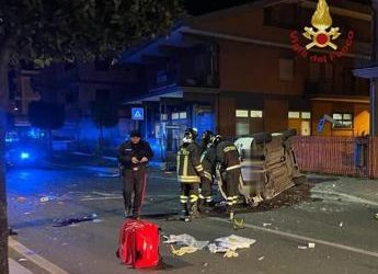 Incidente a Roma, auto si ribalta: morti 5 giovani