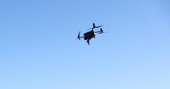 Iran, attacco droni contro fabbrica militare. Wsj: “Opera di Israele”