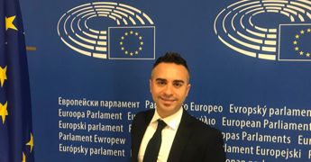 Migranti, sindaco Lampedusa: “Qui numeri stratosferici, solo maltempo ferma sbarchi”