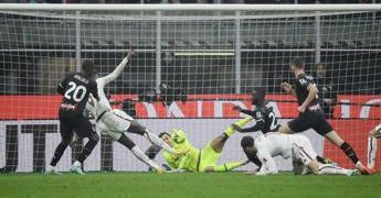 Milan-Roma 2-2, Ibanez e Abraham firmano rimonta giallorossa – Video