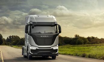 Nikola TRE FCEV: i veicoli pesanti elettrici a celle a combustibile a idrogeno