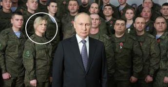 Putin, la salute e la donna ‘misteriosa’: analisi di foto e video
