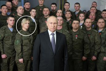 Putin, la salute e la donna ‘misteriosa’: analisi di foto e video