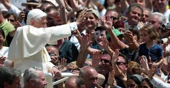 Ratzinger, a Castel Gandolfo una pizza in onore del Papa emerito