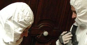 Roma, madre e figlia trovate morte in casa: sentito ex fidanzato ‘sciamano’