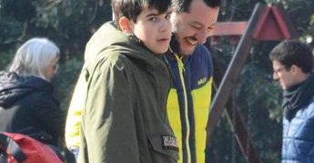Salvini, rapinato il figlio: autori incastrati grazie a un negoziante