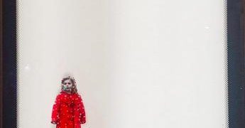 Shoah, Banksy torinese celebra giornata memoria con manifesto ‘Red-emption’