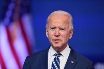 Ucraina, Biden: “Parlerò con Zelensky di sue richieste di armi”