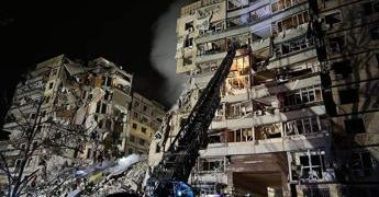 Ucraina, Zelensky: “Dateci armi per fermare terrore Russia”