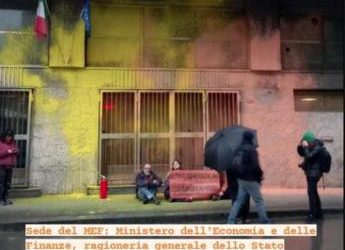 Vernice su sede regionale Mef Firenze, nuovo blitz Ultima generazione