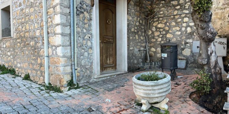 Spari ad Alatri, il testimone: “Due colpi, poi il sangue a terra”