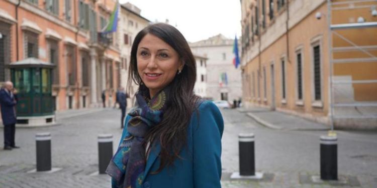 Aborto, M5S: “Con ddl Fdi sarà esproprio patriota dell’utero”