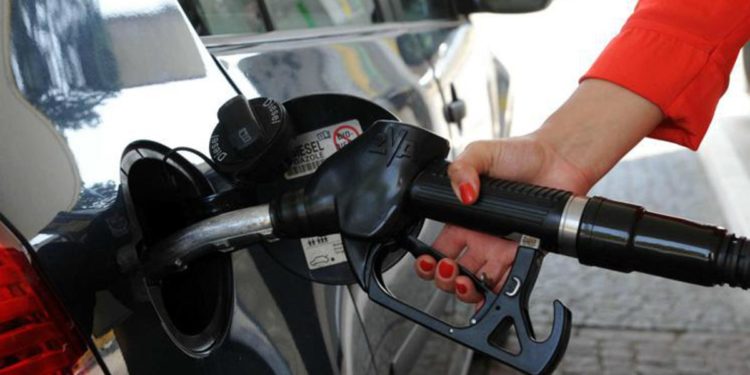 Carburante, salgono ancora prezzi benzina e gasolio in Italia