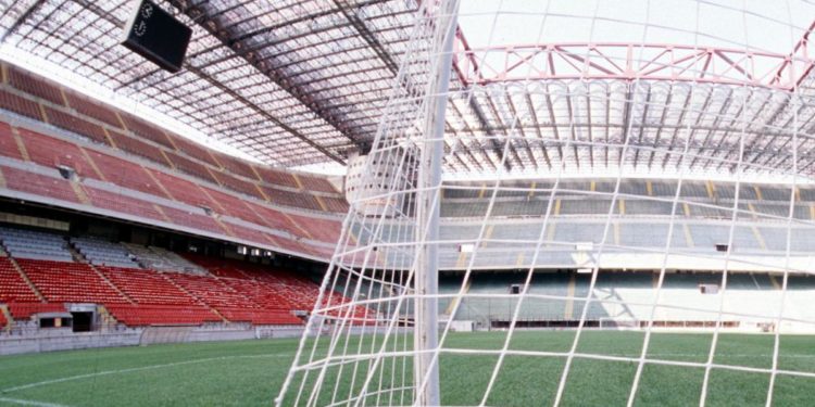 Campi calcio pericolosi? Il medico: “Limitare uso pesticidi”