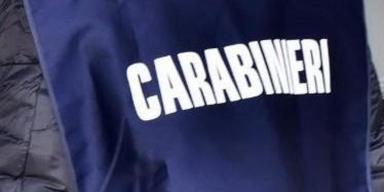 Roma, frodi assicurative con falsi incidenti: 4 arresti, sospesi 4 medici