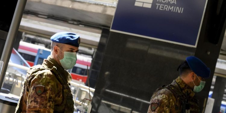 Turista accoltellata a Roma, Piantedosi: “Massima soddisfazione per fermo aggressore”