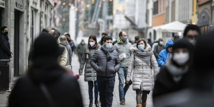 Covid, Galli: “Non ci aspettiamo variante Terminator, ma un po’ più diffusiva”