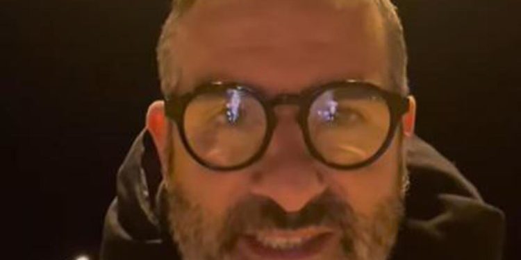 Stupro gruppo Milano, Cristiano Lucarelli difende il figlio Mattia – Video