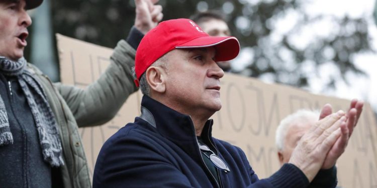 Padre Djokovic si difende: “Posato inconsapevolmente con sostenitori Putin”