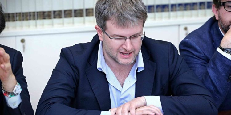 Inchiesta Lobby nera, Fidanza: “Dimostrerò che non c’è stata alcuna corruzione”