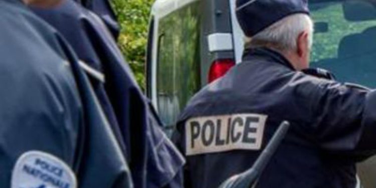 Francia, accoltellate 5 persone a Parigi: arrestato aggressore