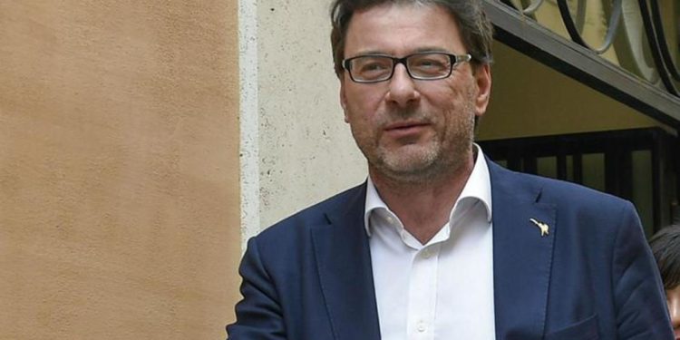 Caro bollette, Giorgetti: “A febbraio 40% in meno rispetto a ultime”