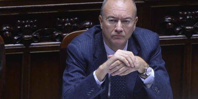 Shoah, Valditara: “Chiesta relazione su prof negazionista”