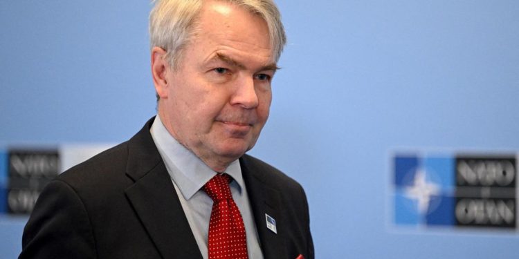 Nato, Finlandia: “Avanti con adesione anche senza Svezia”