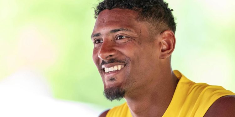 Haller torna in campo dopo il cancro: “Il calcio mi mancava”