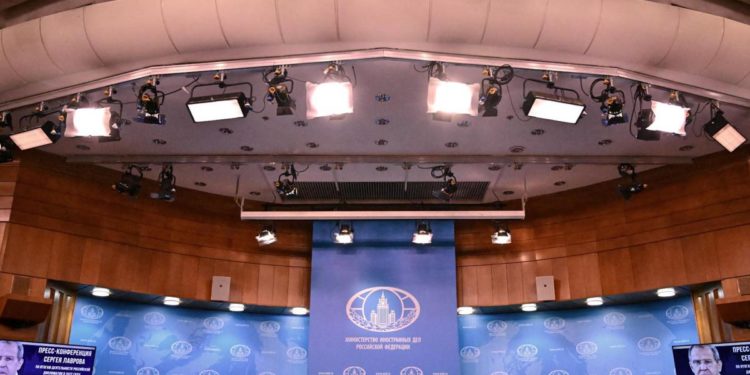 Ucraina, ministro russo Lavrov: Usa come Hitler e Napoleone