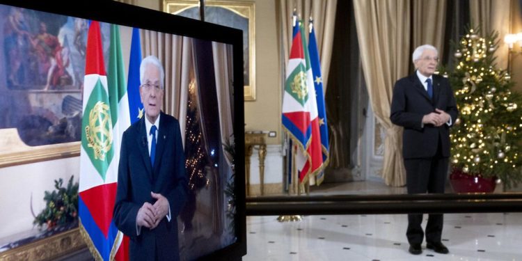 La politica, la pace, i giovani e il futuro: il discorso di Mattarella