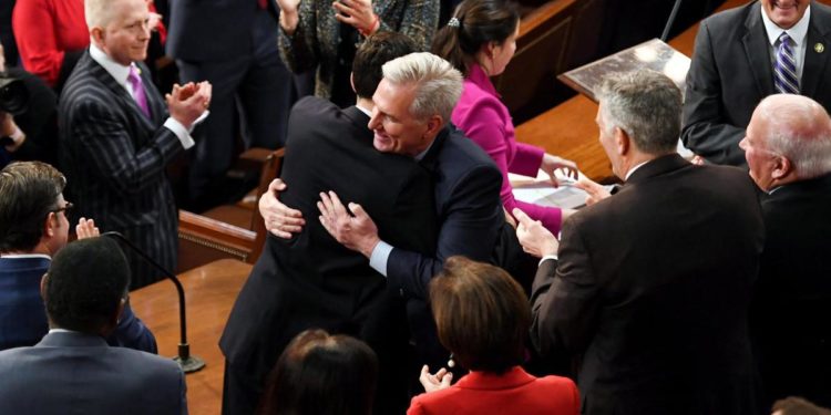 Usa, McCarthy eletto nuovo Speaker della Camera dopo 15 votazioni