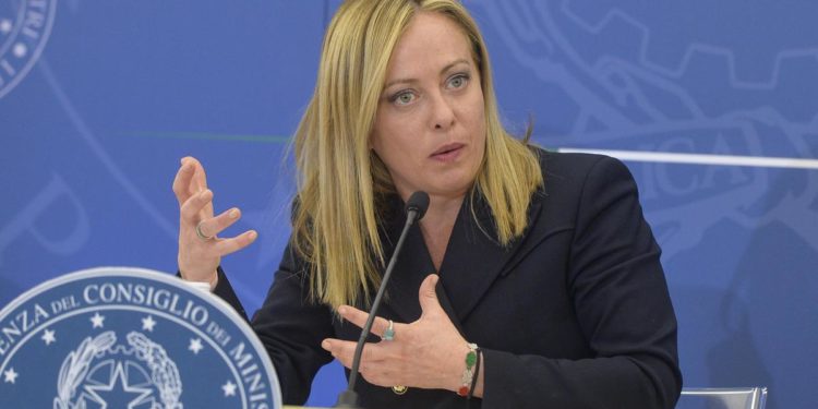 Sondaggio politico, 46% italiani promuove primi 100 giorni governo Meloni