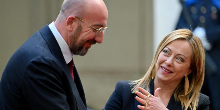 Migranti, Meloni: “Problema europeo, servono soluzioni Ue”