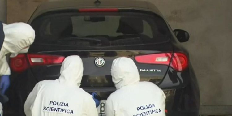 Messina Denaro, Polizia scientifica ancora al lavoro su auto boss