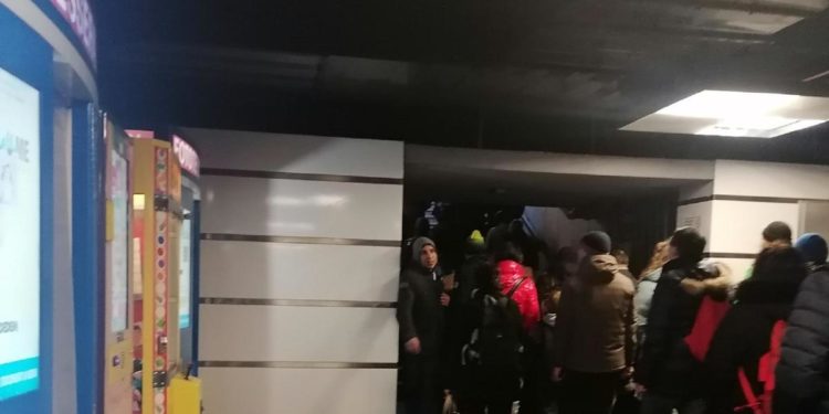 Roma, Metro A ferma tra Termini e Battistini: la rabbia degli utenti sui social