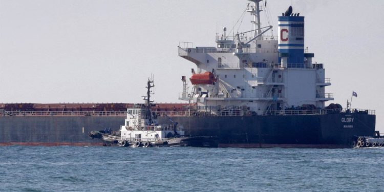 Canale di Suez, liberata la nave incagliata con carico di mais dall’Ucraina