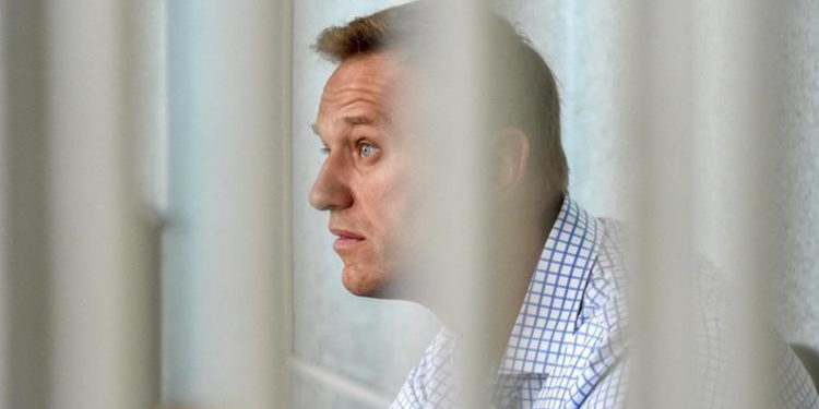 Russia, la moglie di Navalny: “E’ molto malato, curatelo”