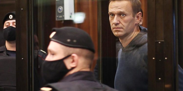 Russia, è allarme per la salute di Navalny